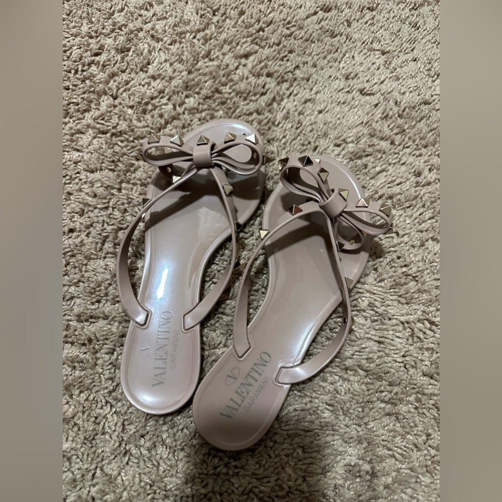 Valentino RUBBER ROCKSTUD THONG size 35 (5) women’s